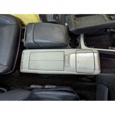 Lexus RX - подлокотник (ниша