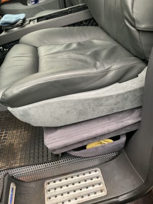 Seats_BMW7_E65-Volkswagen_Multivan_d05
