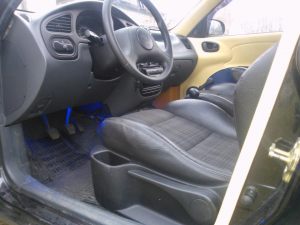 Daewoo_Lanos-seats_Peugeot_307-02_d02